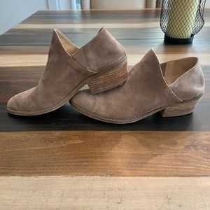 Women's Lucky Brand Baley Perforated Suede Booties Stacked Heel Size 8M